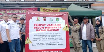 Tak Bayar Pajak, Bapenda Kabupaten Bandung Pasang Spanduk Peringatan di Tempat Usaha Nakal