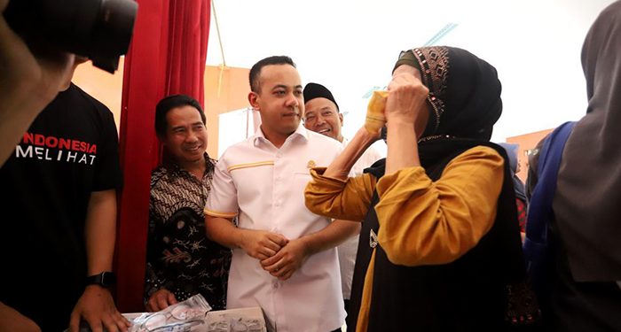 Bersama Yayasan Indonesia Melihat Nusantara, Iqbal Mohamad Usman Gerakkan Program Kacamata Gratis