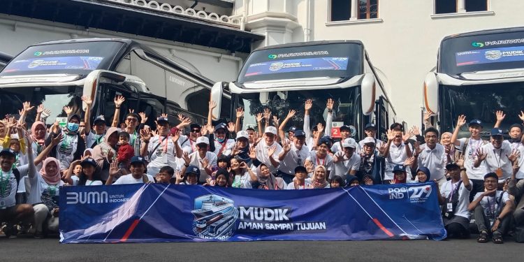 Antusiasme Tinggi, Pos Indonesia Lepas Pemudik ke Kampung Halaman