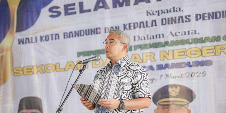 Wali Kota Bandung Kaji Wacana Larangan Penggunaan HP bagi Siswa di Sekolah