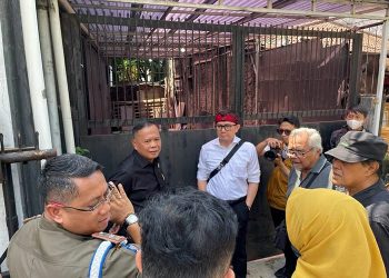 Andri Gunawan dan H. Sutaya Beri Arahan Solusi Penanganan Banjir di Kelurahan Gumuruh