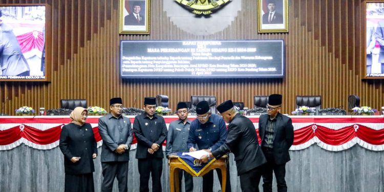 DPRD Kota Bandung Menggelar Rapat Paripurna Dengan Tiga Agenda Strategis