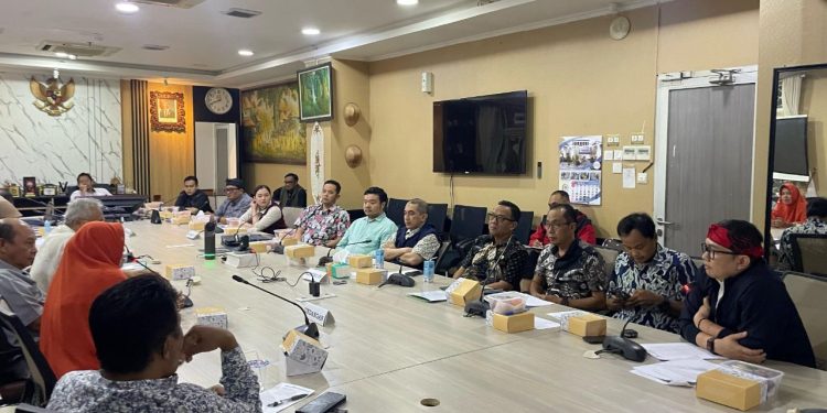 Komisi IV DPRD Kota Bandung Dengar Aspirasi Warga SDN Guruminda untuk Relokasi yang Efektif