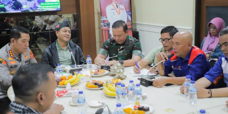 Setiap Peringatan May Day Kondusif, Bupati Bandung Komitmen Tetap Jaga Hubungan Harmonis dengan Buruh