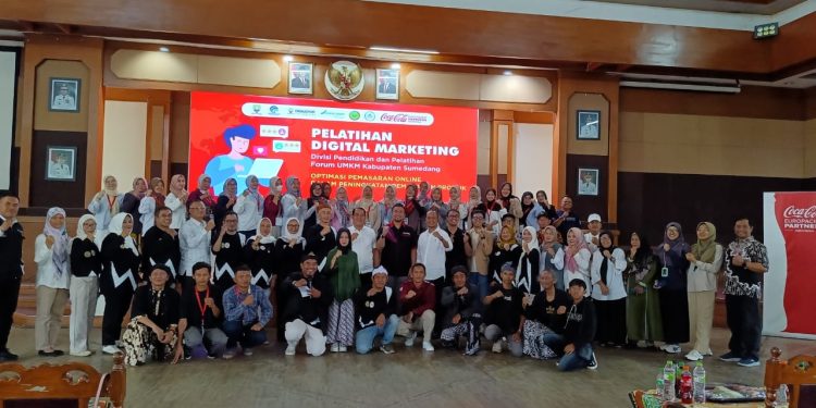 CCEP Indonesia Bersama FSKU Sumedang Konsisten Tingkatkan Kualitas Pelaku UMKM Melalui Pelatihan Digital Market