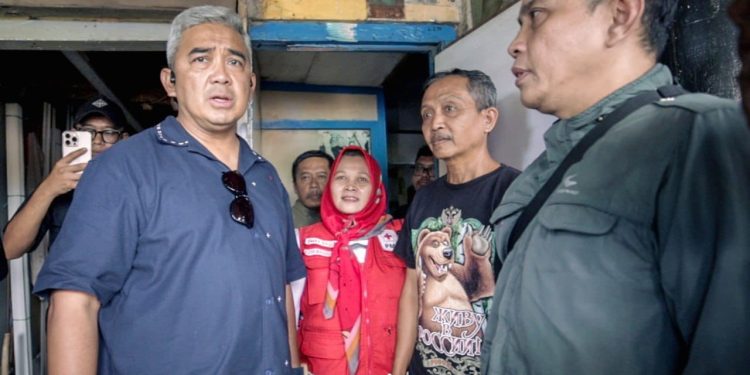 Sekali Lagi, Wali Kota Bandung Minta Warga yang Tinggal di Pinggir Sungai Pindah