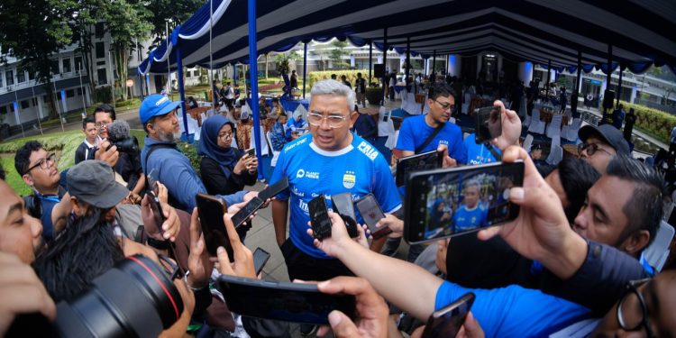 Bandung Lautan Biru, Ribuan Bobotoh Tumpah Ruah Rayakan Persib Juara