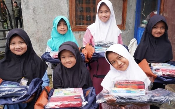 BAZNAS Provinsi Jawa Barat Menyalurkan Bantuan Bagi 56 Anak Yatim di Pesantren Tahfidz Quran Al Muqarrabun Pangalengan