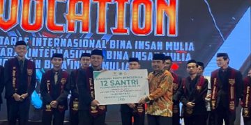 Baznas Jabar Serahkan Bantuan Bagi Santri Bina Insan Mulia Cirebon