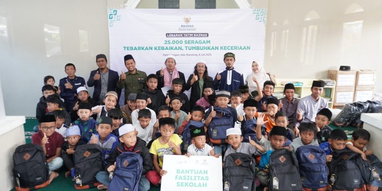 BAZNAS Provinsi Jawa Barat Salurkan Bantuan Kepada 56 Anak Yatim di Pesantren Tahfidz Quran Al Muqarrabun