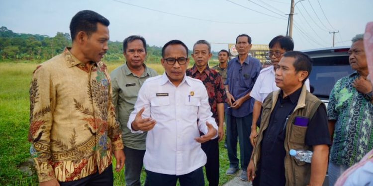 Tinjau Rencana Pembangunan SMAN 3 Jonggol, Kadisdik: Harus Dibangun di Atas Status Tanah yang Jelas