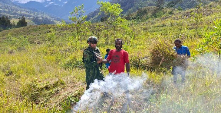 Wujud Kepedulian TNI Lewat Anjangsana Humanis di Kampung Wako