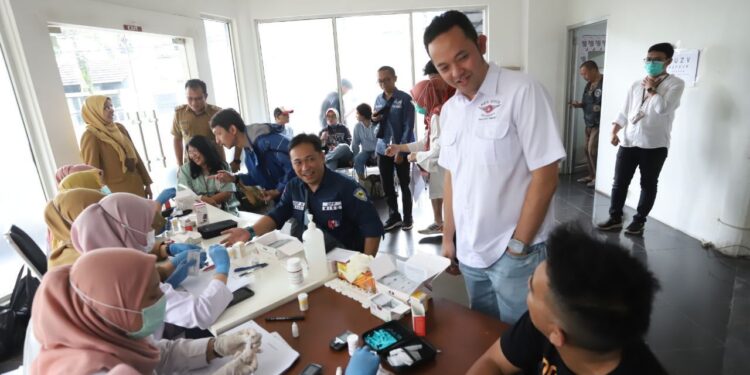 dr. Agung Hadiri dan Dukung Langsung Gebyar Pemeriksaan Kesehatan di Kota Bandung