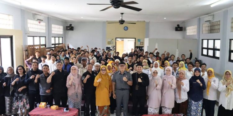 Edwin Senjaya Buka program Warga Belajar Kesetaraan Paket A,B,C, di Kecamatan Bandung Kidul