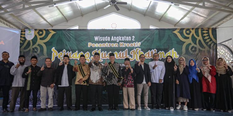 Pesantren Kreatif Pejuang Husnul Khatimah, Tetap Mencari Ilmu di Hari Tua