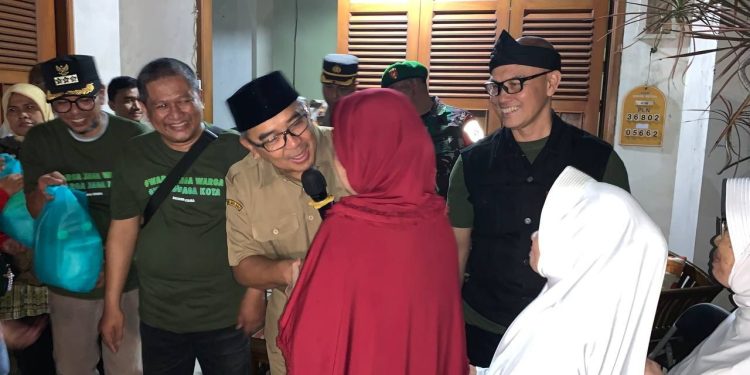 Pemerintah Kota Bandung dan DPRD Laksanakan Monitoring di Sejumlah RW, Distribusikan Sembako bagi Masyarakat Kurang Mampu