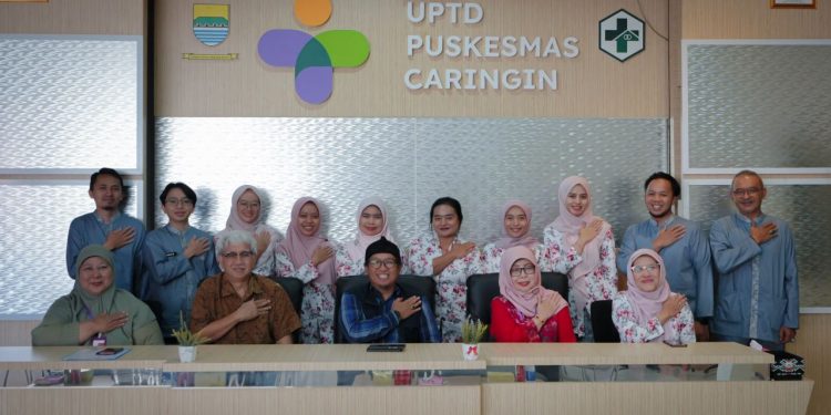 Wakil Ketua Komisi IV DPRD Kota Bandung Rizal Khairul memberikan paparan tentang peningkatan mutu layanan puskesmas di Puskesmas Caringin.