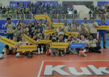 Pemain Bandung bjb Tandamata merayakan kemenangan 3-0 atas Medan Falcons pada laga Proliga 2026 di GOR Voli Indoor Sumatera Utara.