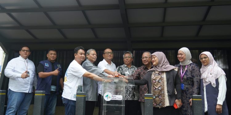 Mahasiswa ITB Cuma Bayar Rp2.000! Halte ITB Resmi Beroperasi, Metro Jabar Trans Jadi Andalan Mobilitas Kampus–Jatinangor