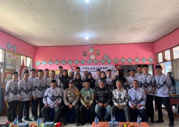 Pelantikan PGRI Cabang Simpenan Berjalan Khidmat