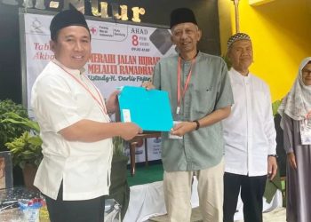 BAZNAS Jabar Salurkan 55 Paket Sembako untuk Marbot dan Guru Ngaji di Bandung