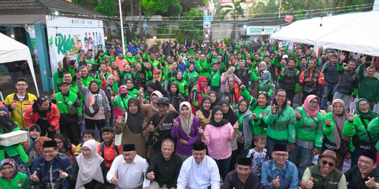BAZNAS Jabar Berbagi Bahagia Ramadhan Bersama Pekerja Informal di Bandung