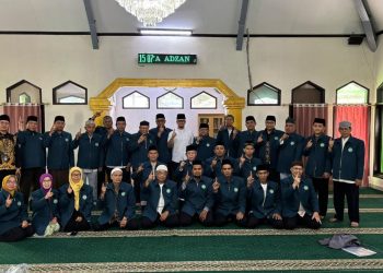 kang edwin serahkan bantuan kepada mui bandung kidul di masjid baitul mamur
