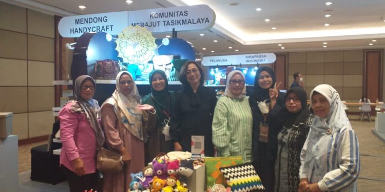 Komunitas Merajut Tasikmalaya Tembus Pasar Italia, Dorong Ekonomi Perempuan