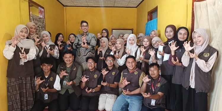 Monev GISMA di Desa Cipatik, IKIP Siliwangi Pastikan Program Pengabdian Berdampak Nyata bagi Masyarakat