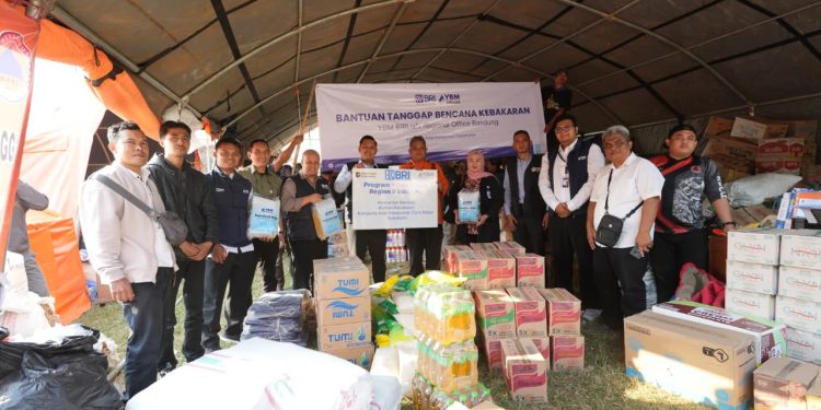 BRI Region 9 Bandung Salurkan Bantuan untuk Korban Kebakaran Kampung Adat Ciptamulya Sukabumi